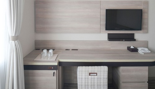 Small Double Room, Smoking