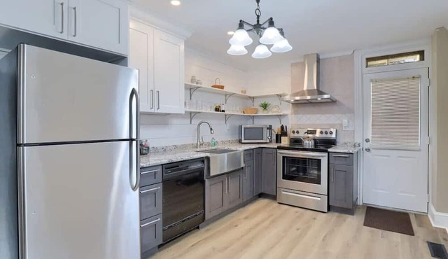 Newly Updated Charm | Backyard & Grill