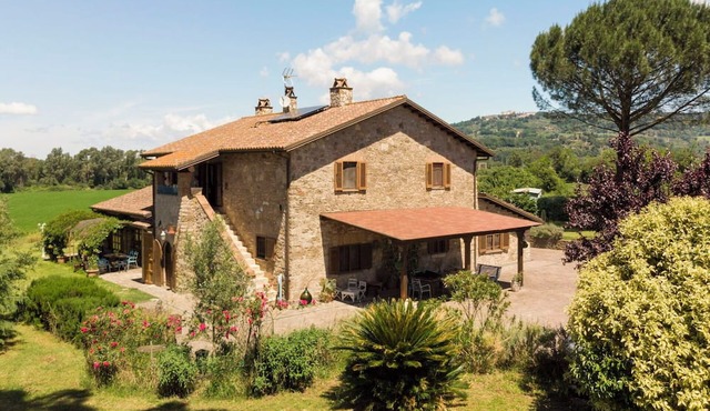 Stunning private villa for 8 people with WIFI, A/C, patio and pets allowed